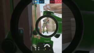 What was bro thinking? 😂#viral #short #shorts #rainbowsixsiege #r6 #r6siege #r6s #jynxzi