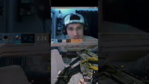 Bro is at it AGAIN…😂 #rainbowsixsiege