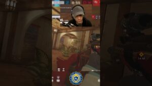 Clutch de folie😬😨 #salty #rainbowsixsiege #fun #r6 #saltyacademy #shortsfeed #sixquatre #france