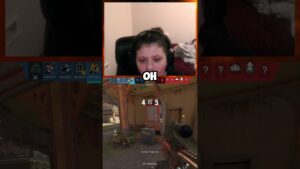 I Let My GIRLFRIEND Play Rainbow Six Siege, IT WAS A MISTAKE?! #shorts