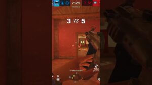 Melusi CHARGE! Rainbow Six Siege!