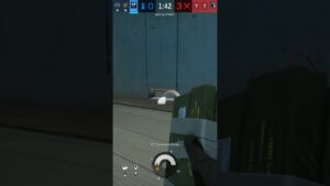 Dope c4 play with warden 🤦♀️ #r6 #rainbowsixsiege #siege #outplayed
